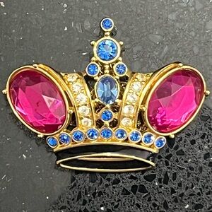 Alana Stewart vintage fuchsia blue crystal queen crown gold pendant slide HSN